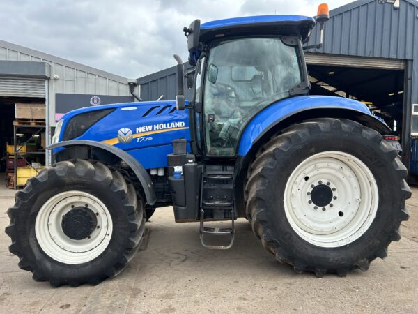 2017 New Holland T7.245 Auto-Command Only 4362 hrs Nice Tidy Tractor