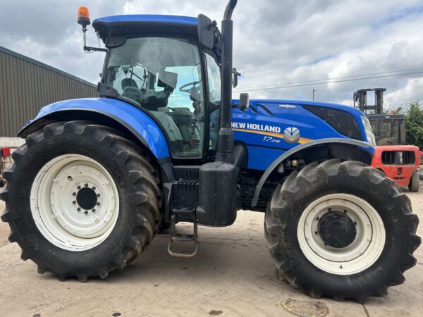 2017 New Holland T7.245 Auto-Command Only 4362 hrs Nice Tidy Tractor