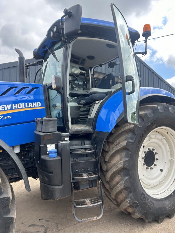 2017 New Holland T7.245 Auto-Command Only 4362 hrs Nice Tidy Tractor