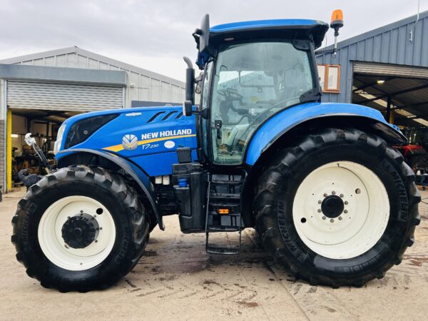 2020 New Holland T7.230 Auto-Command With Front Linkage & PTO Tidy Tractor