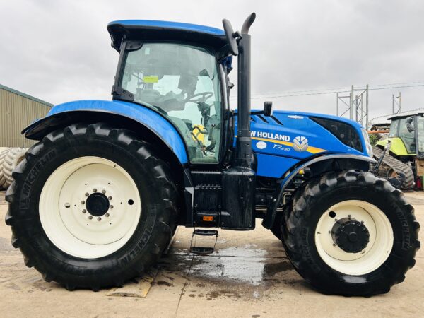 2020 New Holland T7.230 Auto-Command With Front Linkage & PTO Tidy Tractor