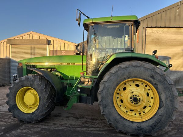 1995 John Deere 8200 Tractor 9162 hrs. Very Good Condition For Age