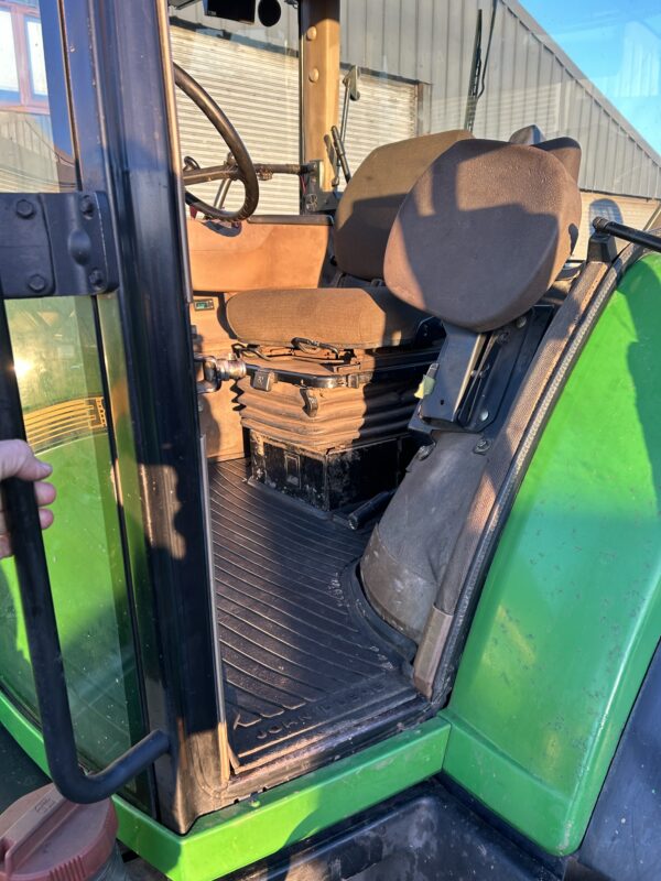 1995 John Deere 8200 Tractor 9162 hrs. Very Good Condition For Age